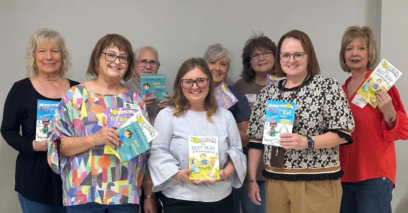 Forney Retired Educators Association Donates Over 800 Books to Local Students
