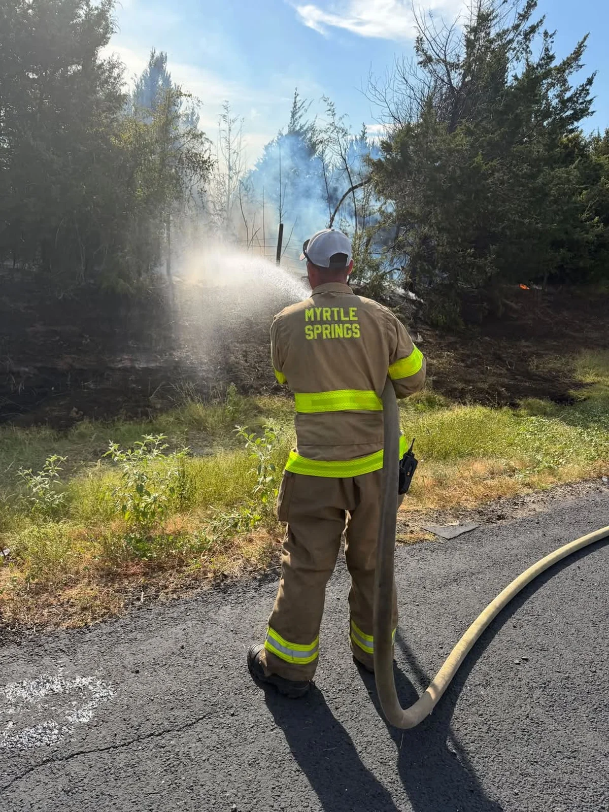 Emergency Crews Battle Rapidly Spreading Grass Fire in Van Zandt County