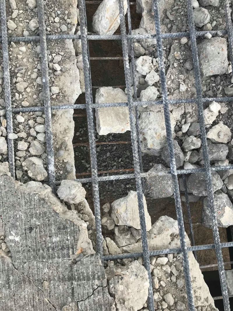 Hole in bridge prompts closure of eastbound Interstate 20