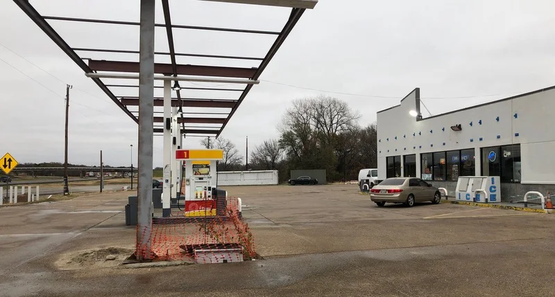 Kaufman County Sheriff's Office raids two gas stations in illegal gambling investigation