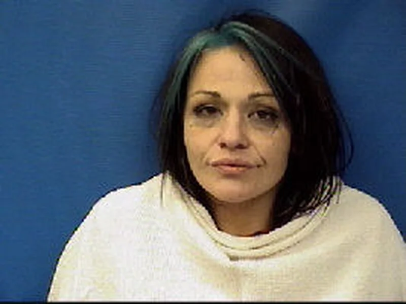 Woman arrested after police chase, crash in Kemp