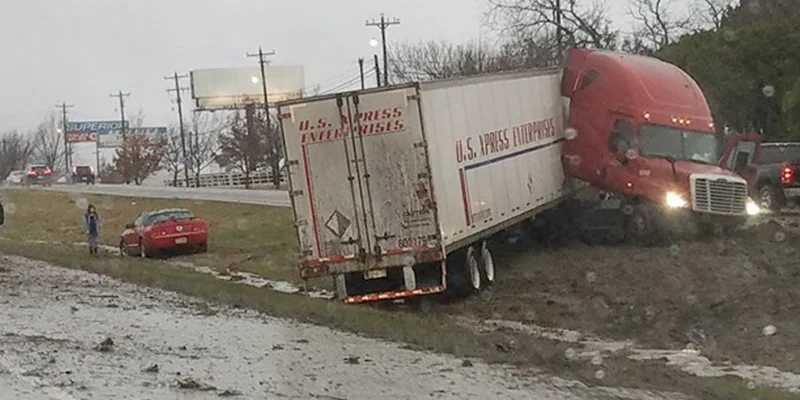 Heavy rains prompt road closures, traffic delays in Kaufman County