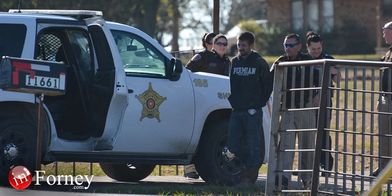Man who fled warrant service arrested after manhunt near Forney