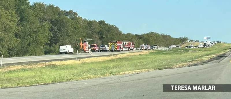 Two killed in single-vehicle crash on U.S. Highway 175 near Kaufman, Kemp