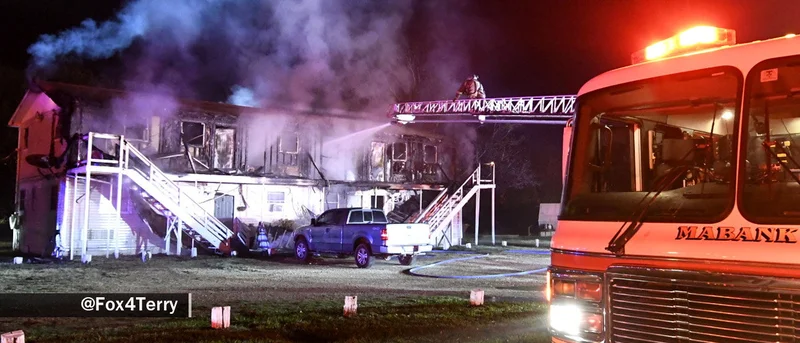 Thursday morning fire destroys Kemp-area apartment building