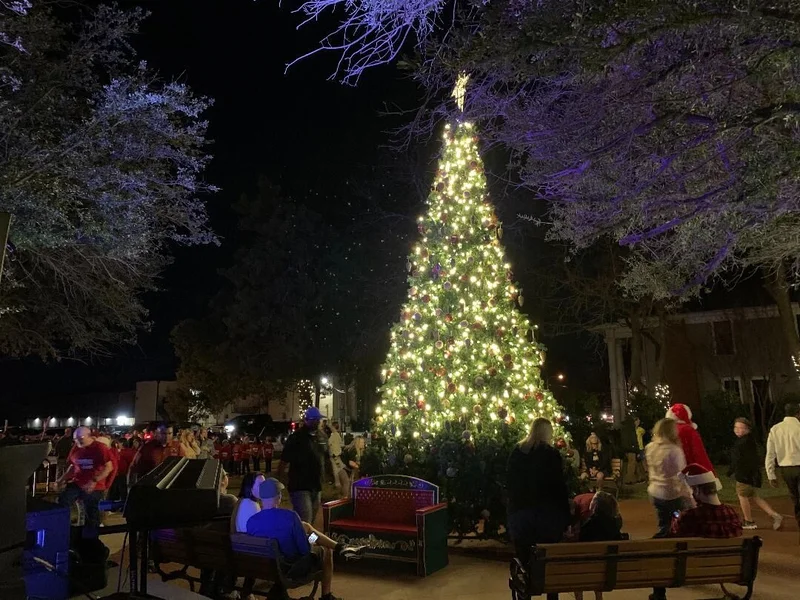 Forney's Annual Christmas Tree Lighting: A Family-Friendly Celebration