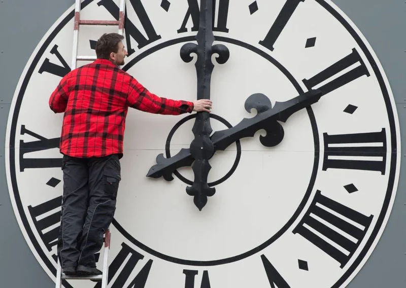 Change your clocks tonight: lawmakers say it doesn't have to be this way