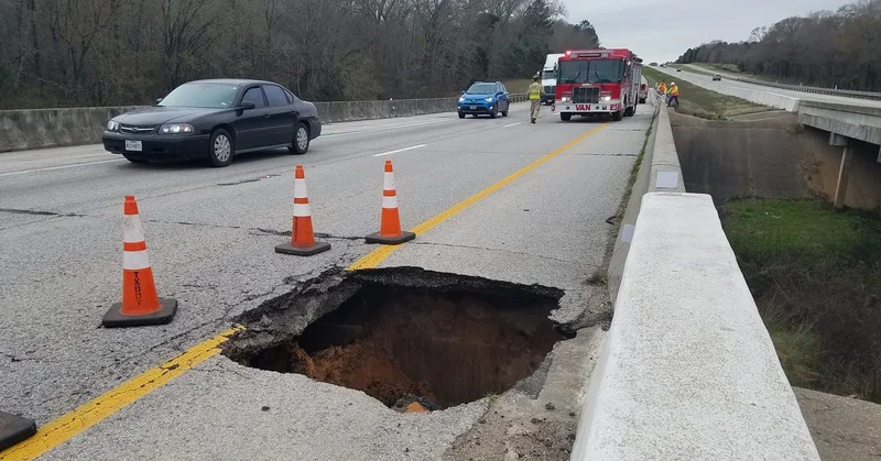 Eastbound Interstate 20 closed in Van Zandt County due to a large sinkhole