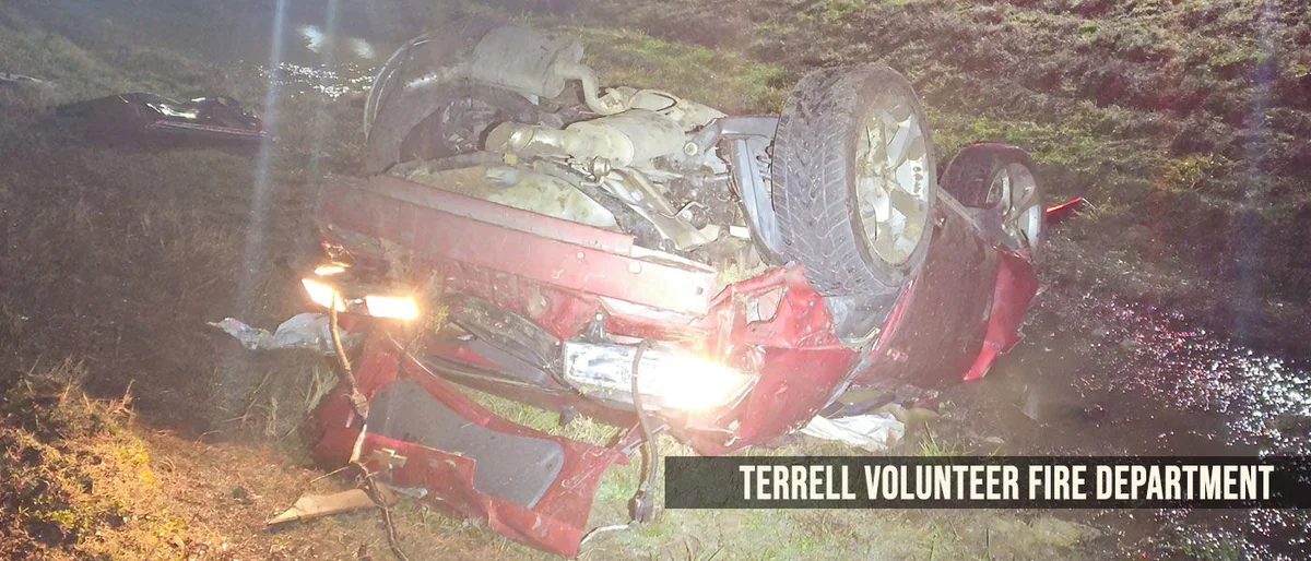 Driver critically injured in overnight rollover crash near Terrell