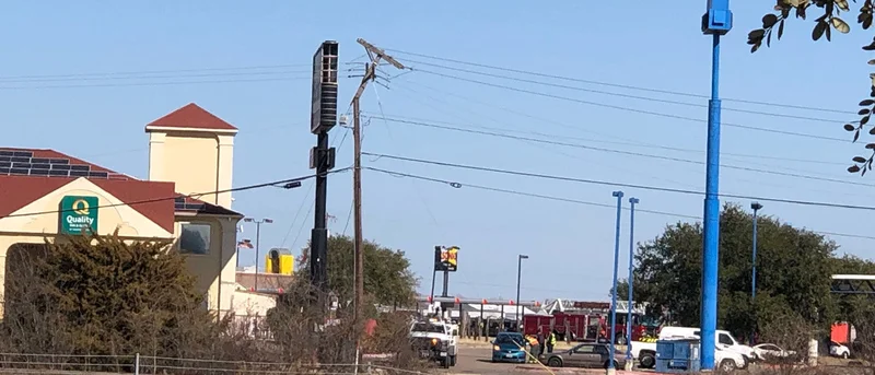 Interstate 20 closed in Terrell due to low-hanging power lines, buckled utility pole