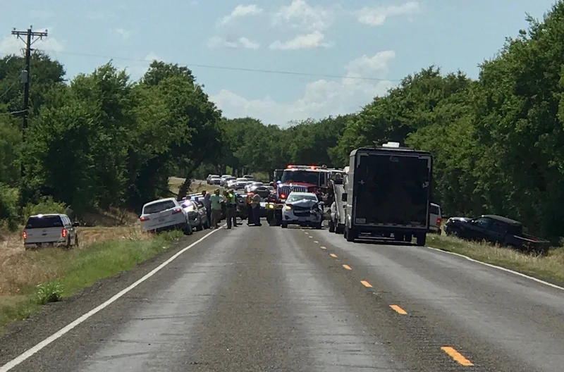Crash closes SH 243 near Kaufman