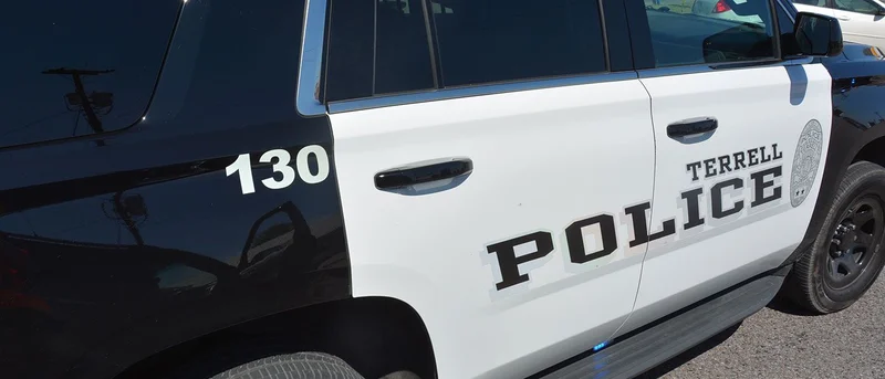 Off-duty Terrell police officer working security thwarts bank robbery attempt
